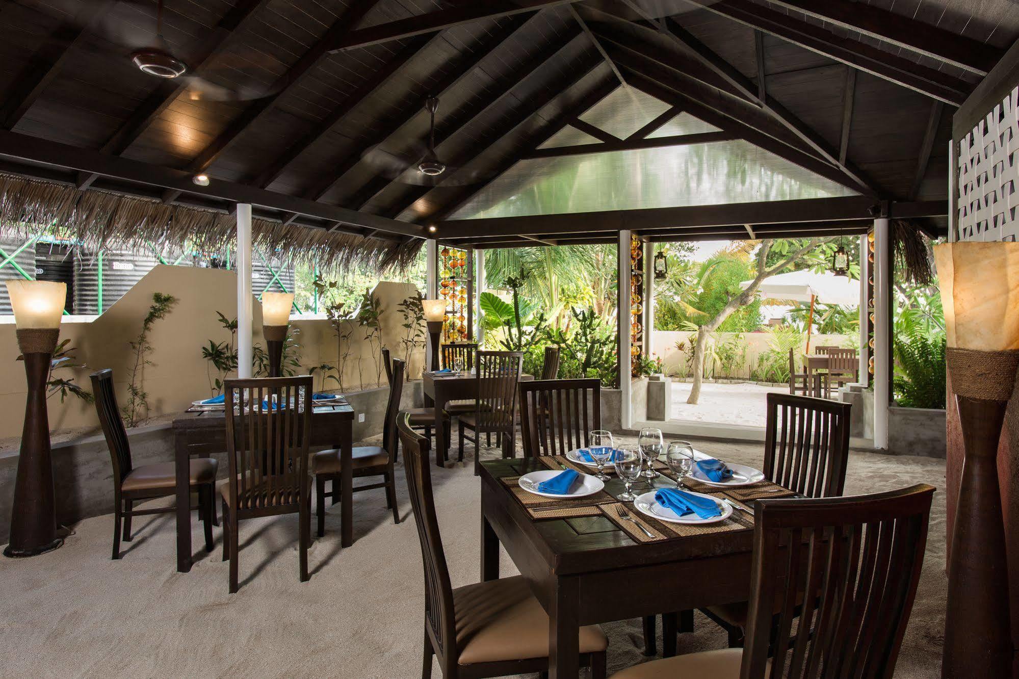 Tropical Village Fehendhoo Ngoại thất bức ảnh