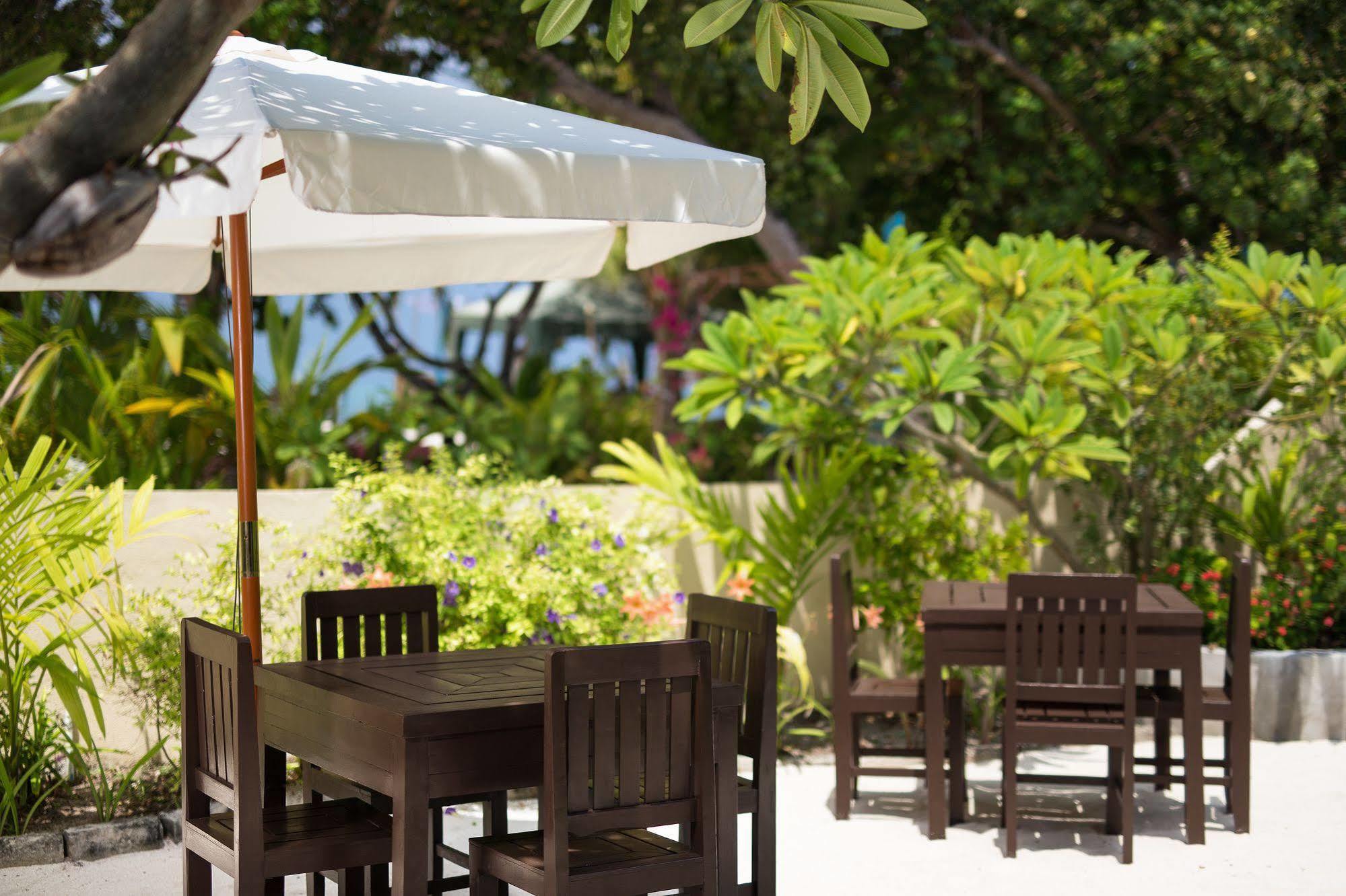 Tropical Village Fehendhoo Ngoại thất bức ảnh