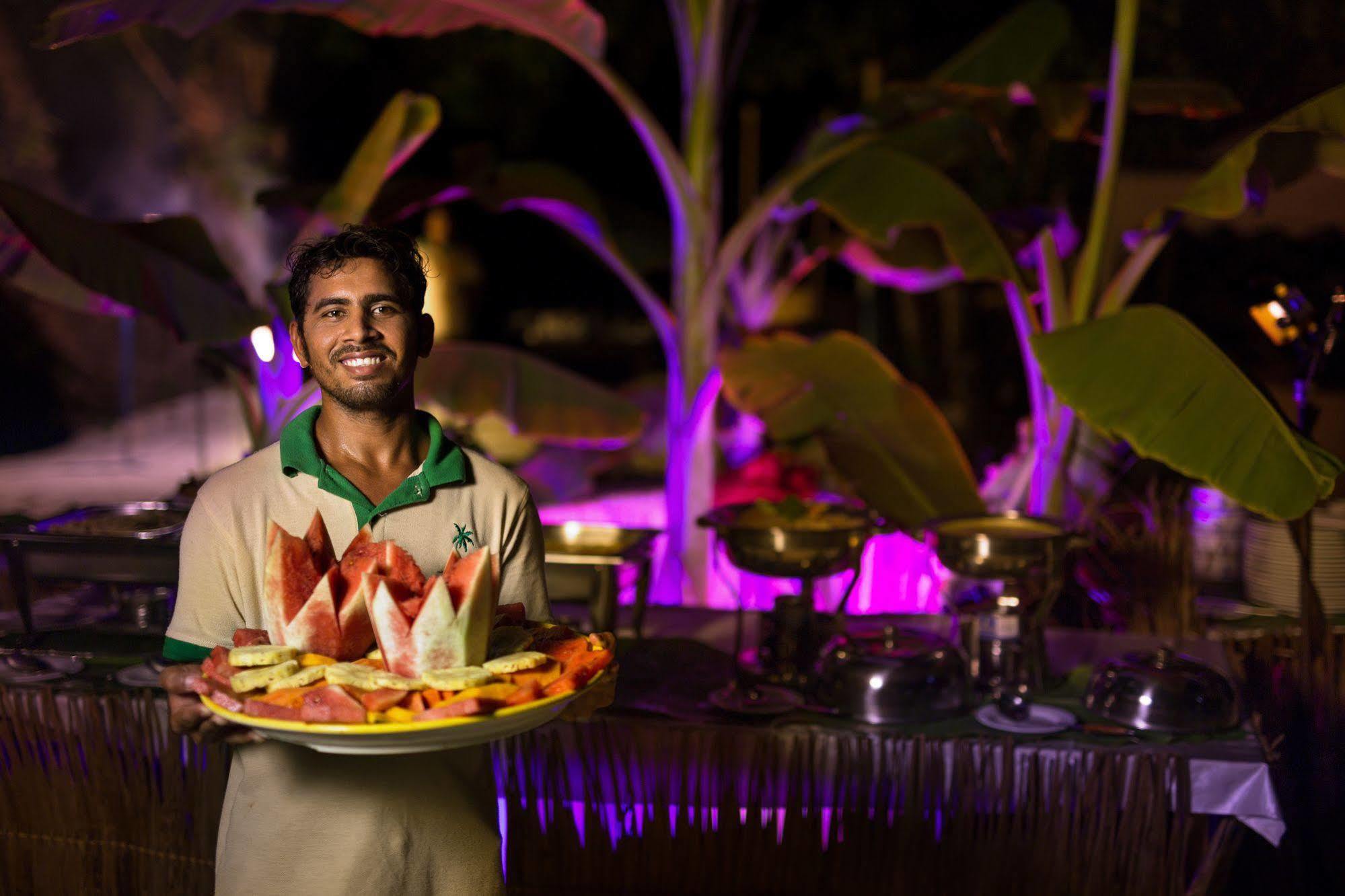 Tropical Village Fehendhoo Ngoại thất bức ảnh